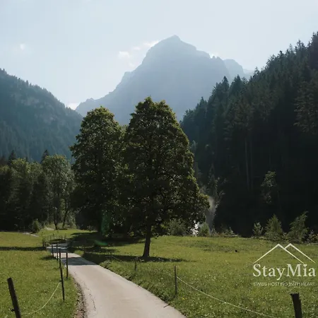 Staymia- Swiss Family Retreat Daire Reutigen